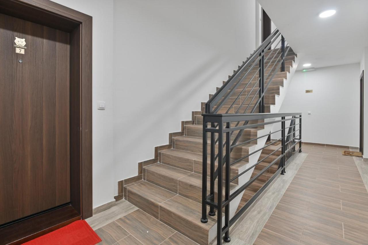 White Bear Apartment *